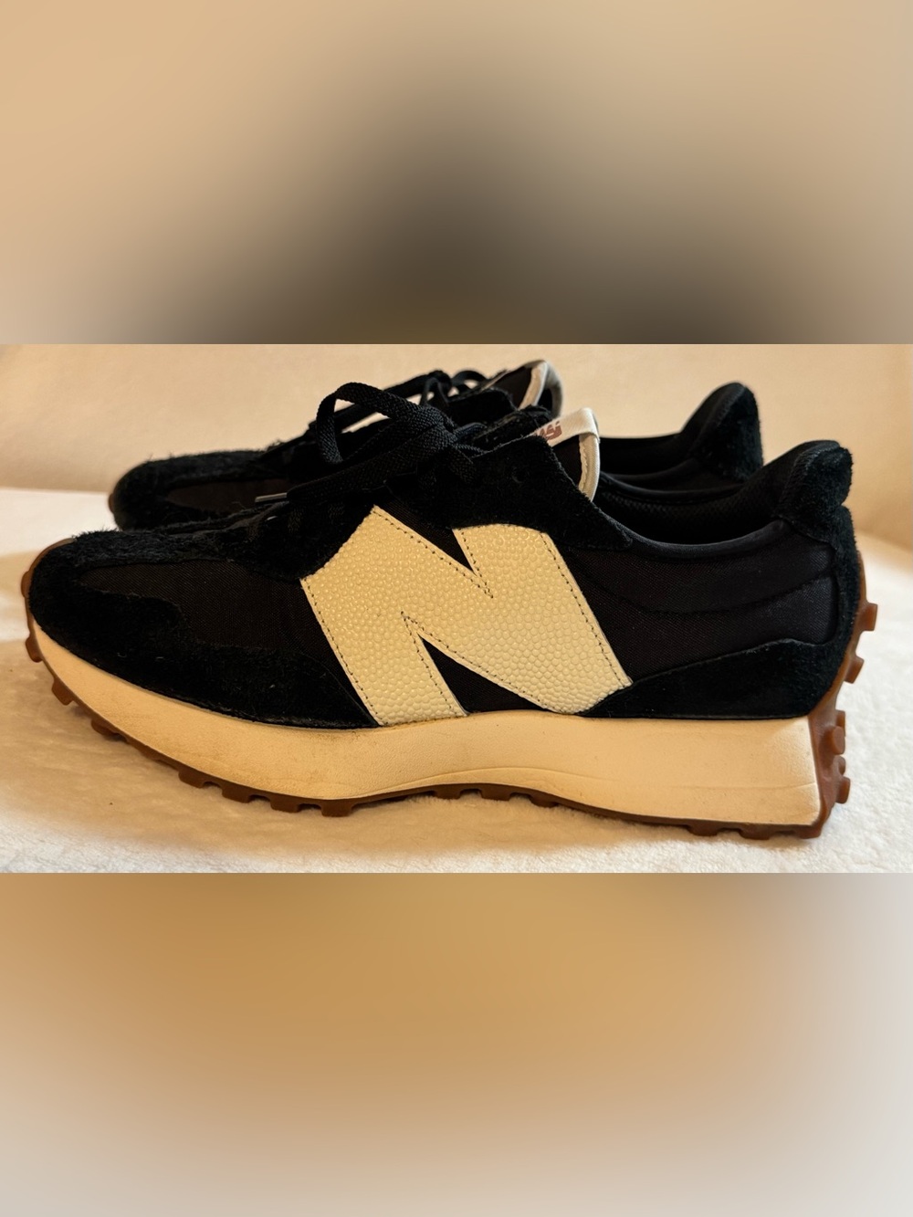 New Balance 327 - Black/White Sneakers Size 9.5 Women, 8 Men - Picture 4 of 11